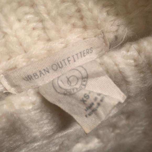 Urban Outfitters Sweater - Picture 2 of 2